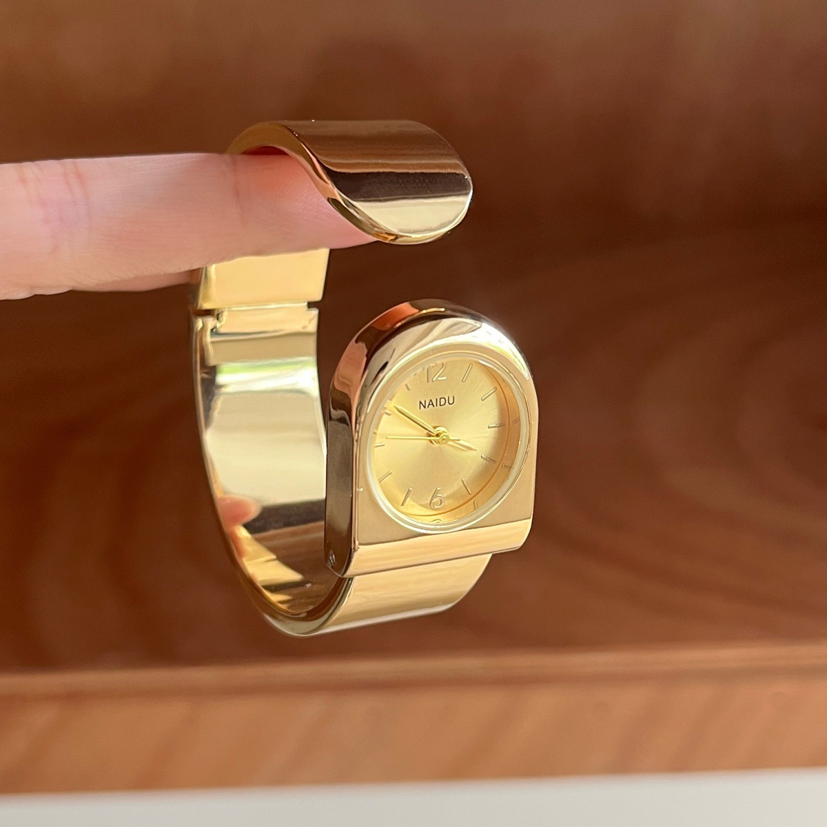 2026 New Gold Bracelet Watch W - огляд і ціна Luxury Watch Levels