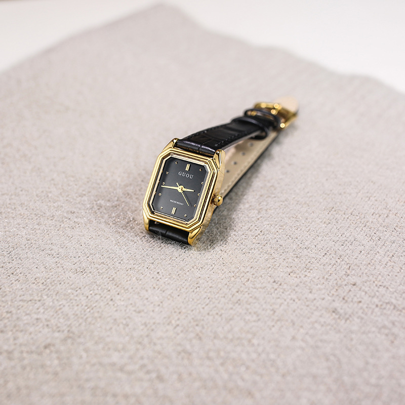 New Classic, Vintage, Hong Kon - огляд і ціна Luxury Watch In Hong Kong
