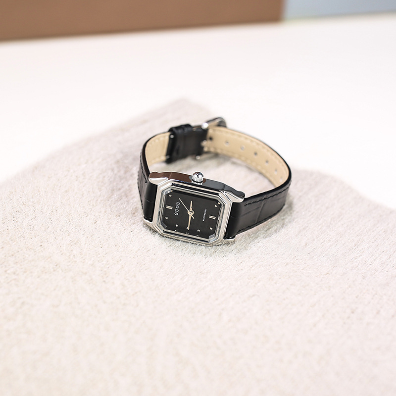 New Classic, Vintage, Hong Kon - огляд і ціна Luxury Watch In Hong Kong