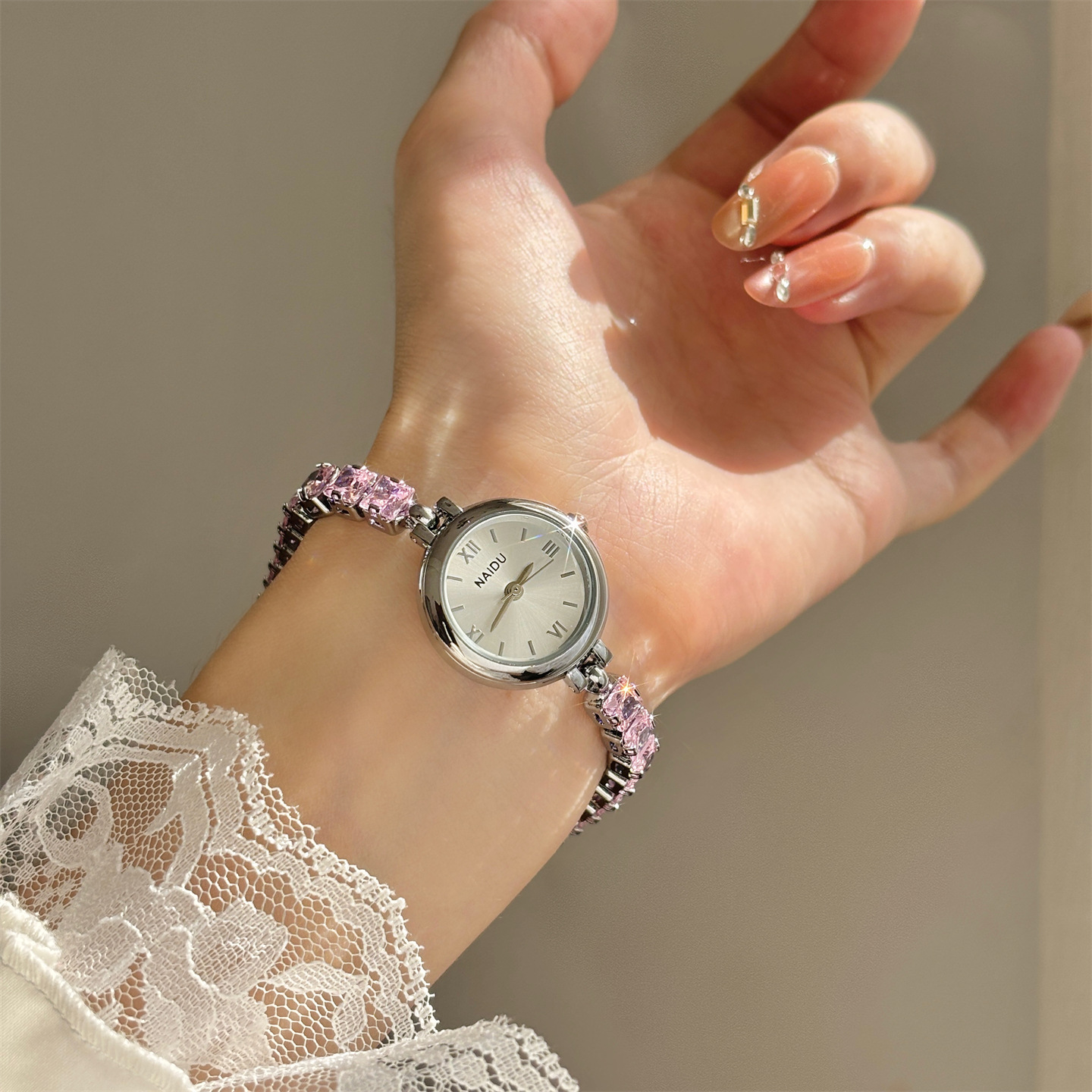 New Fashion Diamond-encrusted  - огляд і ціна Luxury Watch Levels