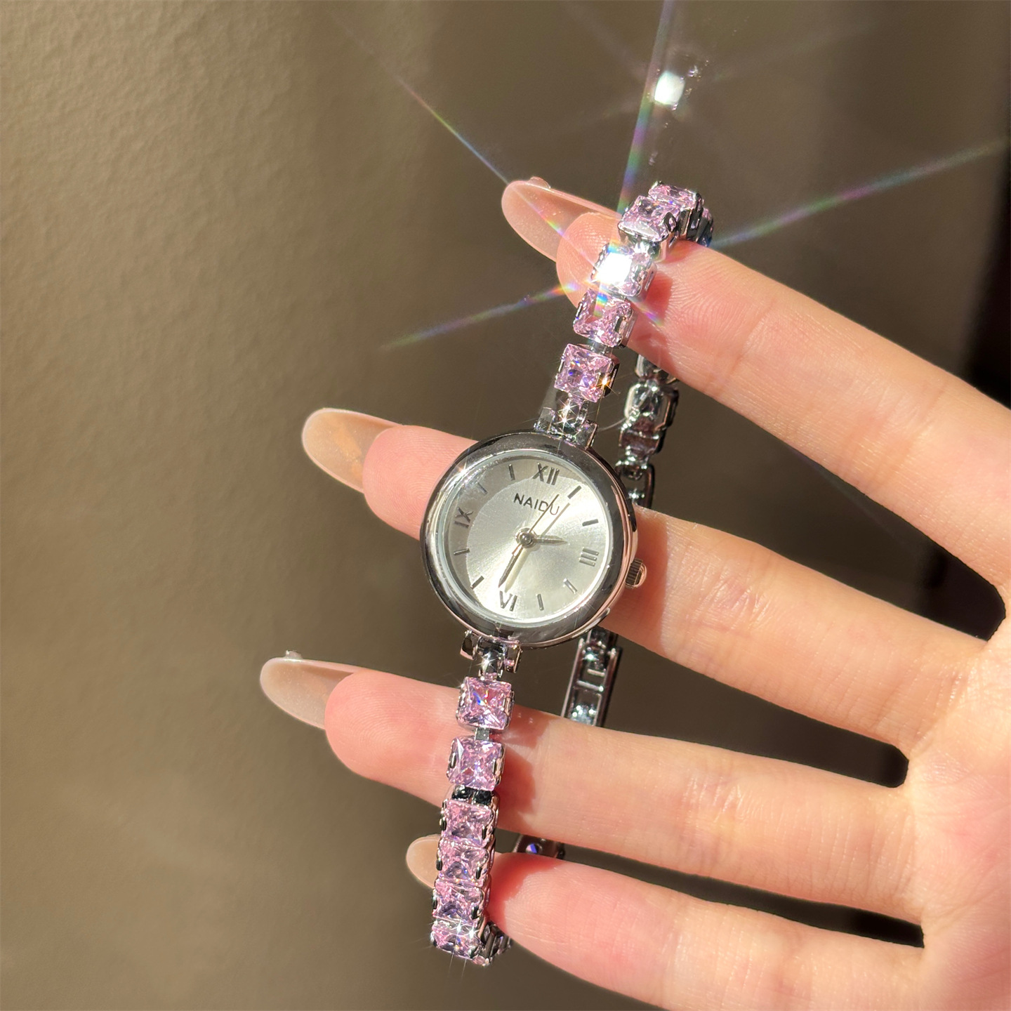 New Fashion Diamond-encrusted  - огляд і ціна Luxury Watch Levels