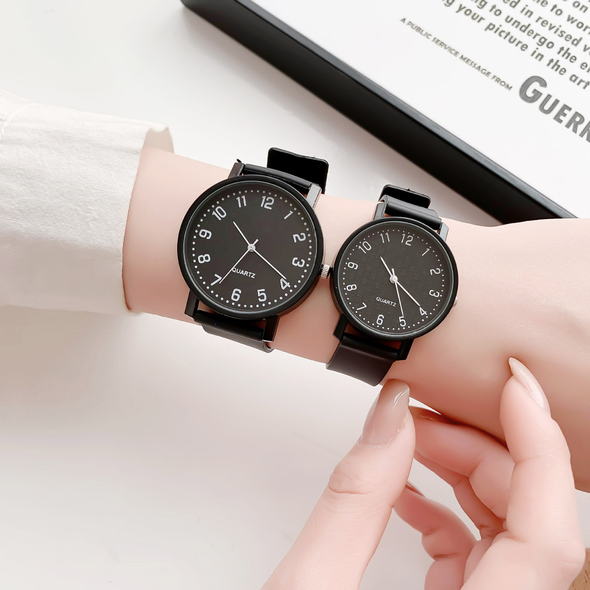 Simple Black Watch Quartz Watc - огляд і ціна Luxury Watch Lady